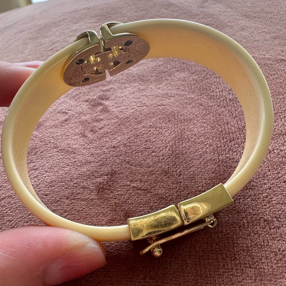 Tory Burch Logo Resin Bracelet - Magnetic & Clasp - Ivory & Gold - Picture 8 of 11